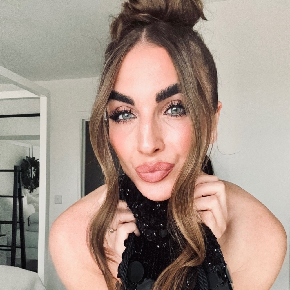 Meet your Posher, Estee